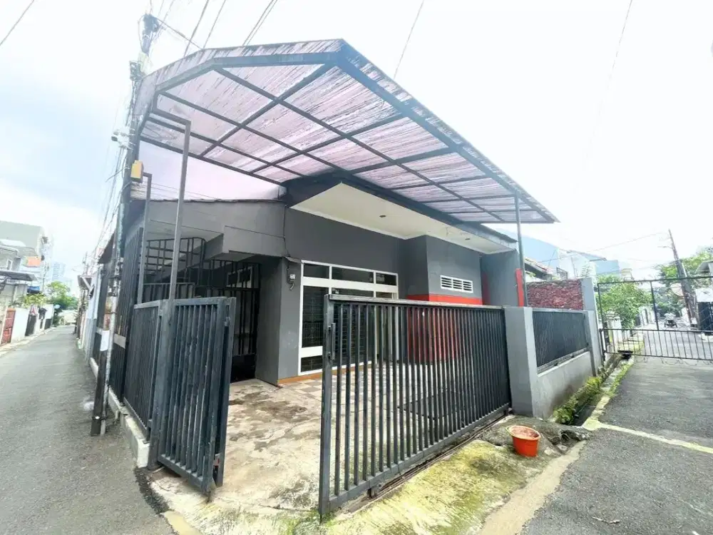 Rumah di Tebet Timur Dalam Lokasi dekat Ecopark