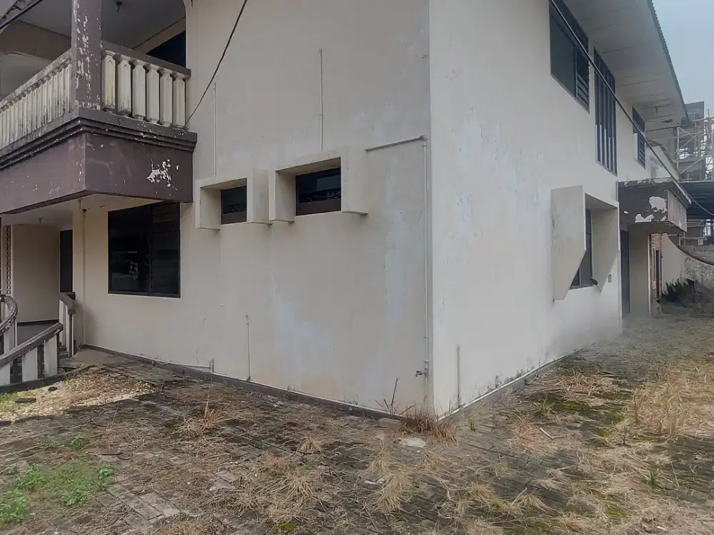 Rumah Hook di Lokasi Strategis di daerah Tebet Jakarta Selatan