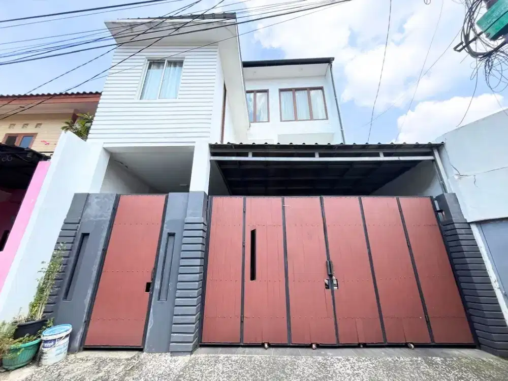 Rumah Minimalis 3 Lantai di Tebet Barat