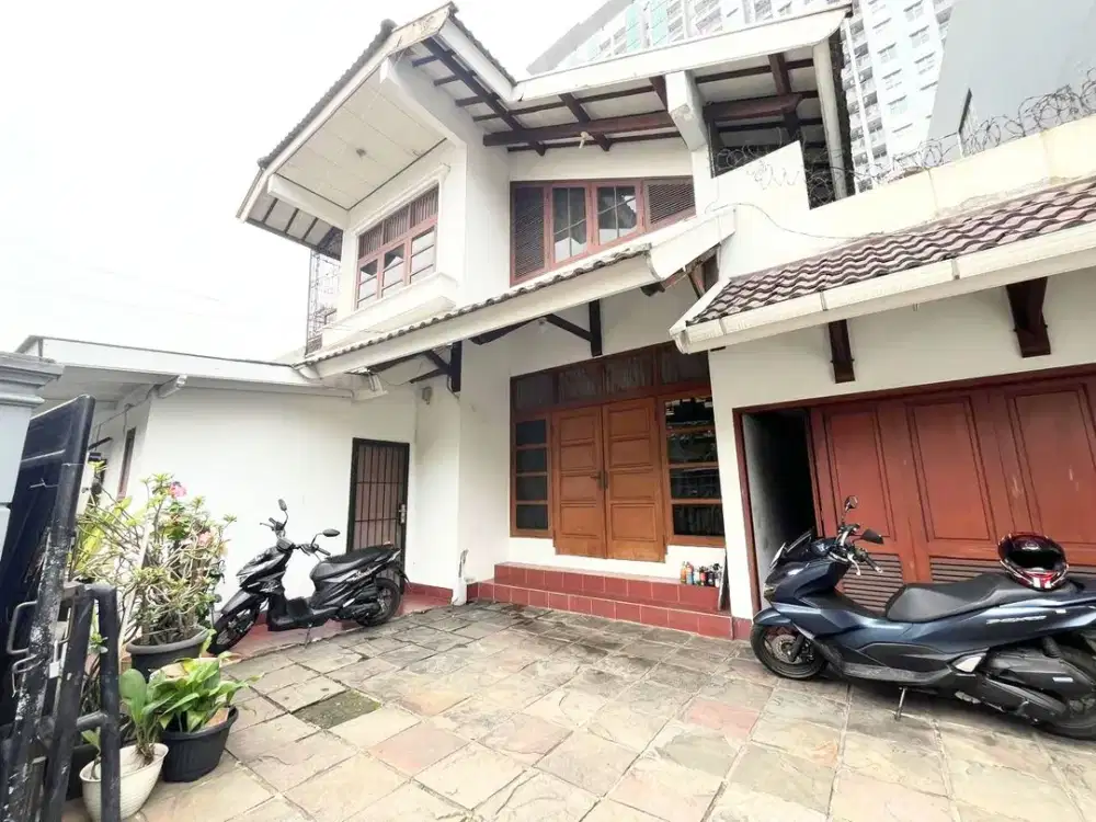 Rumah di Menteng Dalan Tebet Jak-Sel