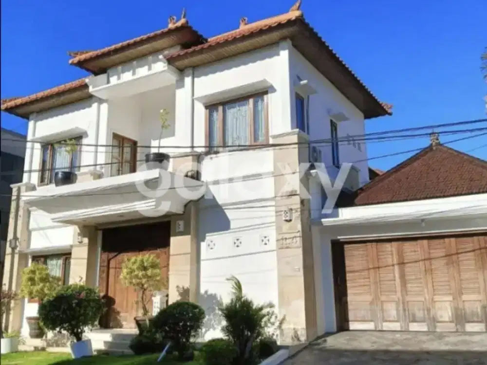 VILLA HOMEY 2 LANTAI DI PERUM BYPASS GARDEN DANAU TEMPE SANUR DENPASAR, BALI