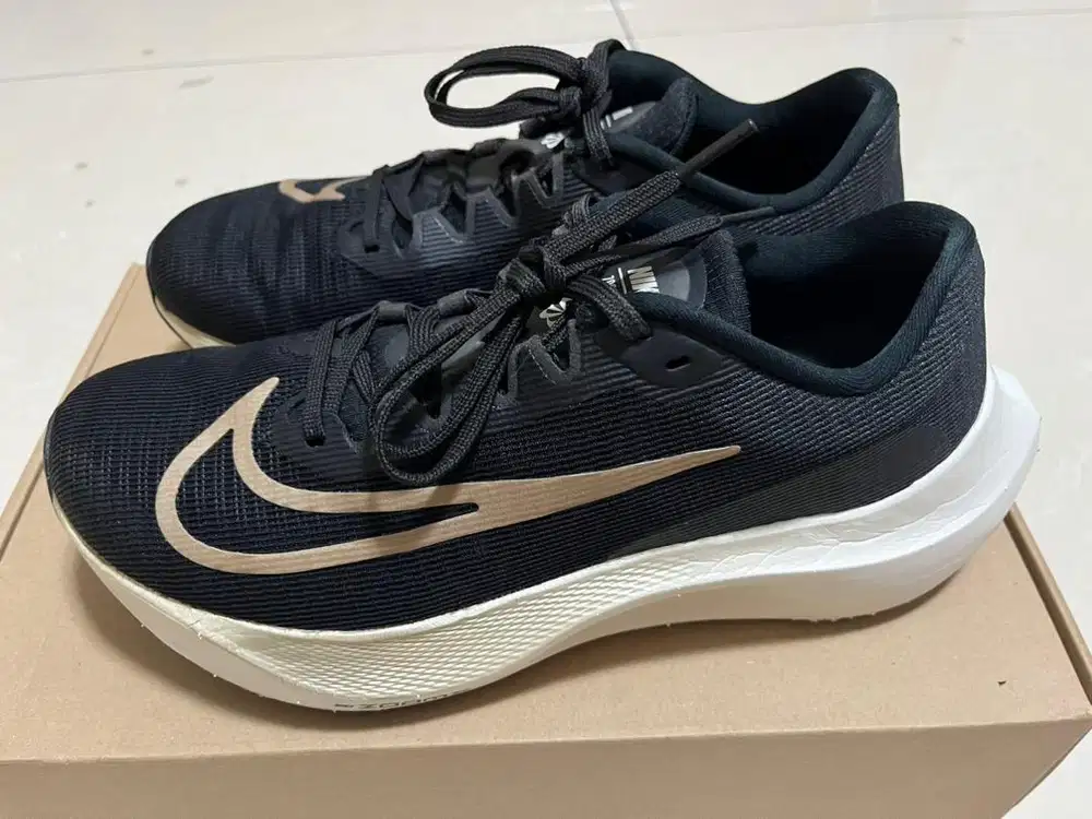 [Preloved] Nike Zoom Fly 5 Men’s Road Running Shoes