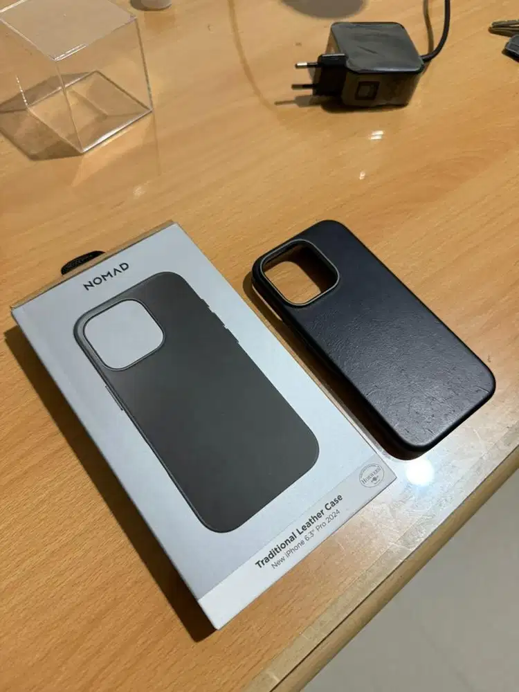 CASE IPHONE 16 PRO NOMAD TRADITIONAL HORWEEN BLACK