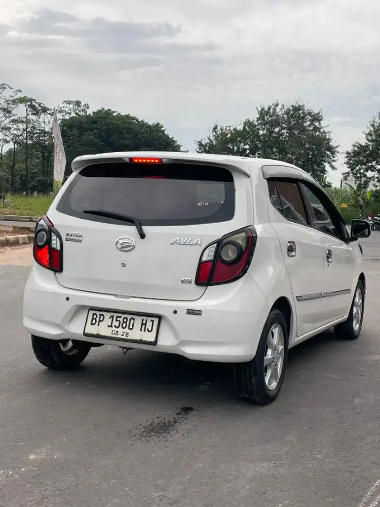 DAIHATSU AYLA X AUTOMETIC PAJAK HIDUP STNK BPKB LENGKAP TANGAN PERTAMA