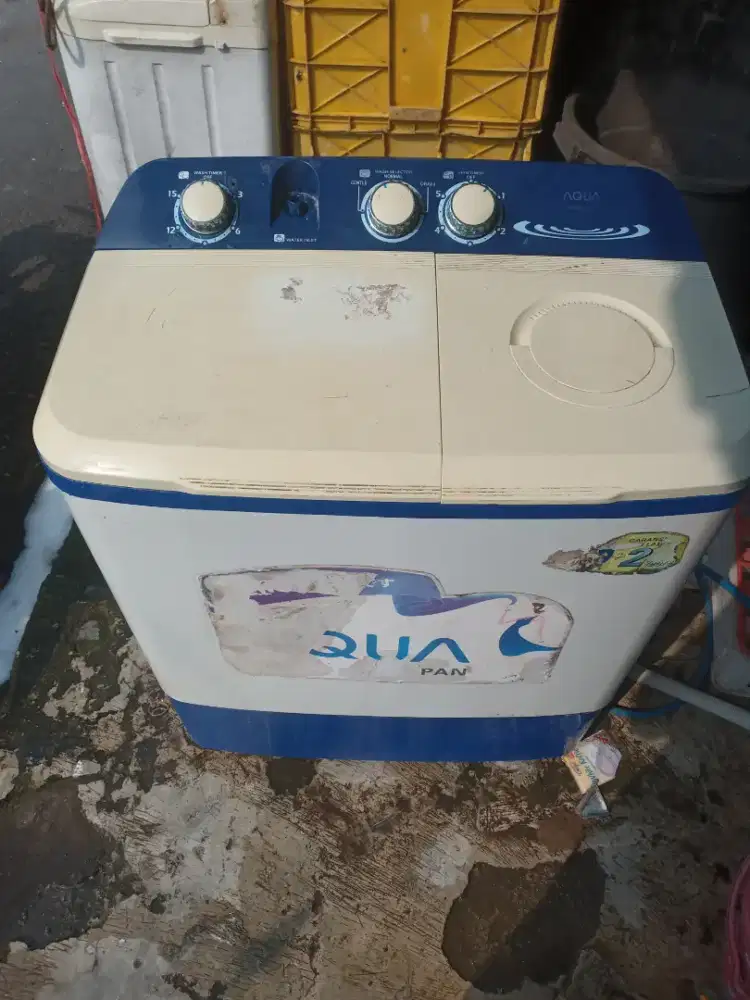 Di jual mesin cuci 2 tabung merek akua