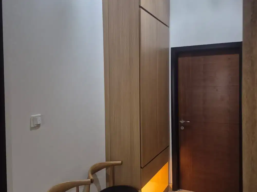 Apartemen The Peak Residence, 2BR, 156sqm, Tower Regis, Furnished