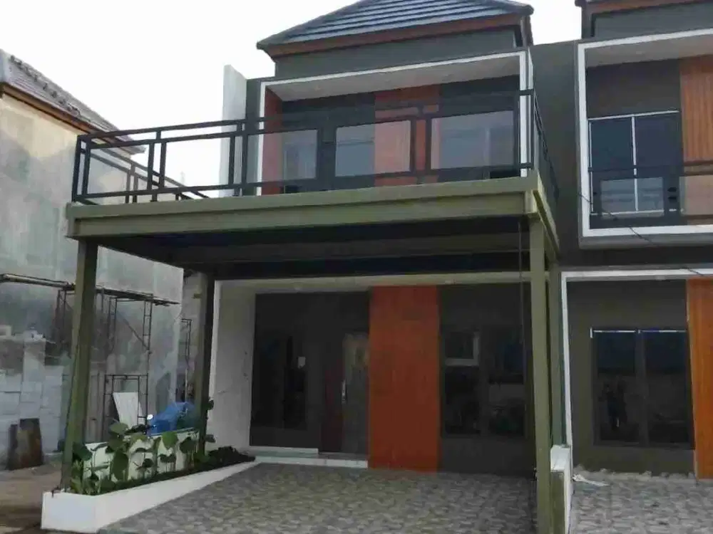 Rumah 2 lantai di jatiwarna