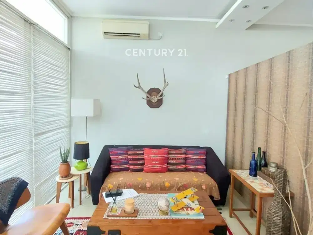 Rumah Bagus Rapi Siap Huni Ada Kolam Renang 4226