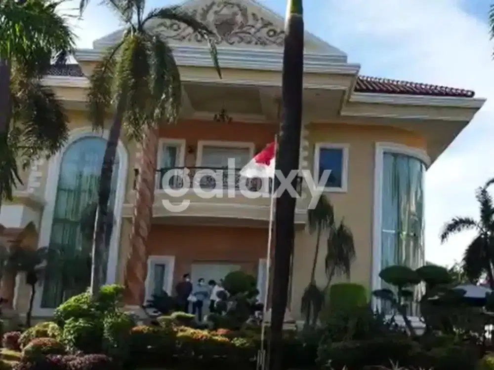 RUMAH MEWAH DITAMAN RESORT MEDITERANIA PIK