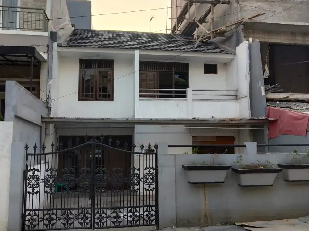 Rumah Dijual 2 Lantai Di Kelapa Gading – LT 7x17, 4+1 KT,2.3 M