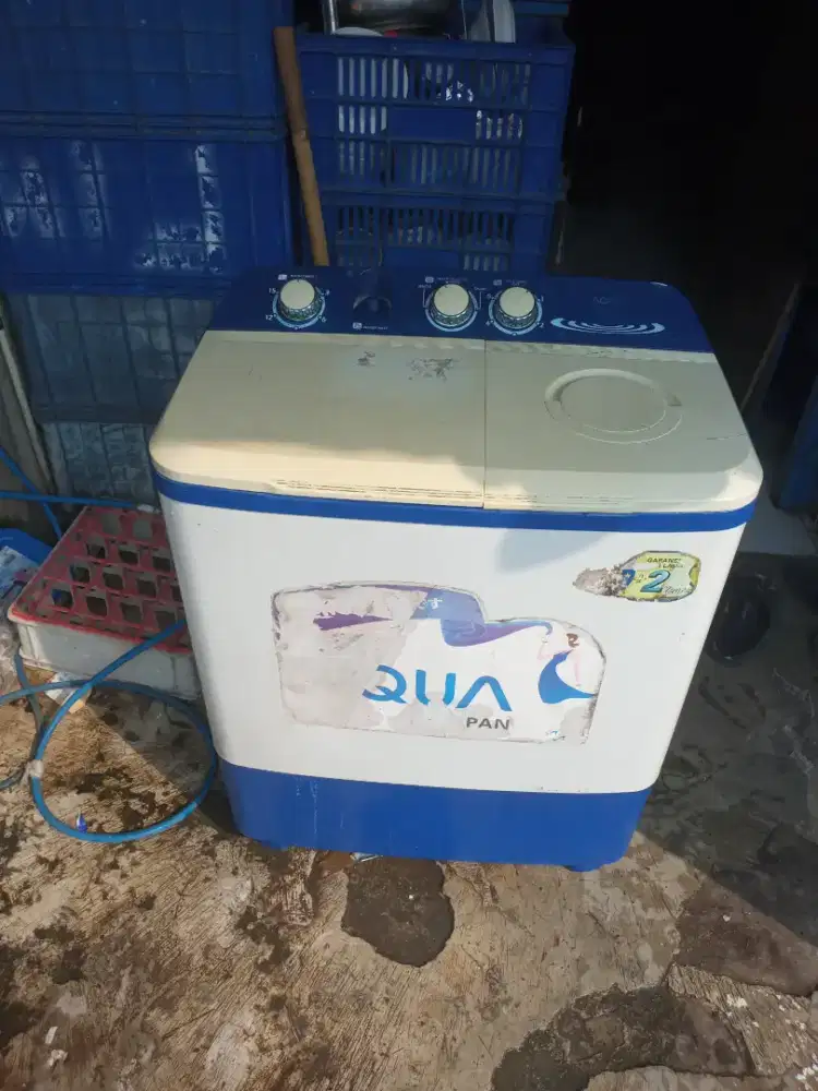 Di jual mesin cuci 2 tabung merek akua