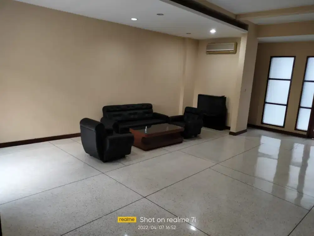 Rumah Bagus Menteng Area, Minimum 2 Tahun Sewa