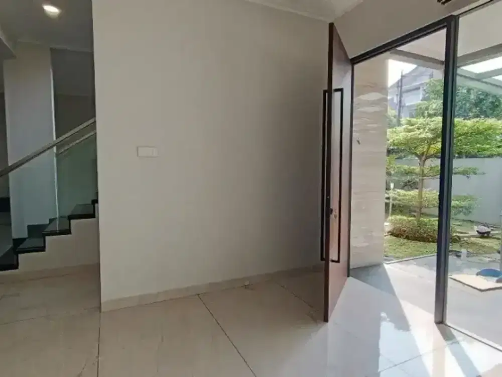 Rumah Mewah 2 lantai Semi furnished Batununggal Indah Estate