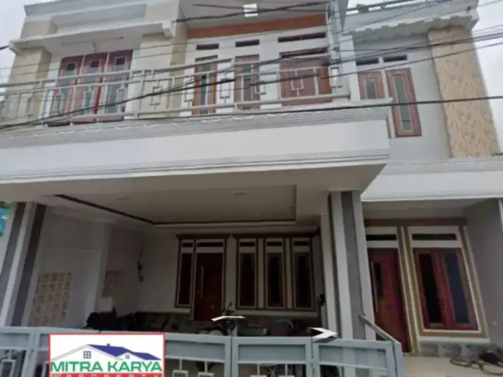 Rumah fresh 2,5 lantai siap huni jual cepat