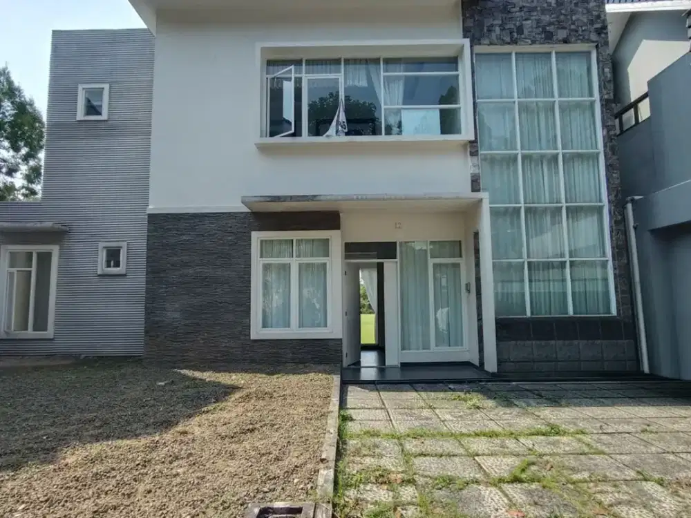 Dijual Rumah Dengan View Halaman Belakang Golf Di Sentul City Bogor