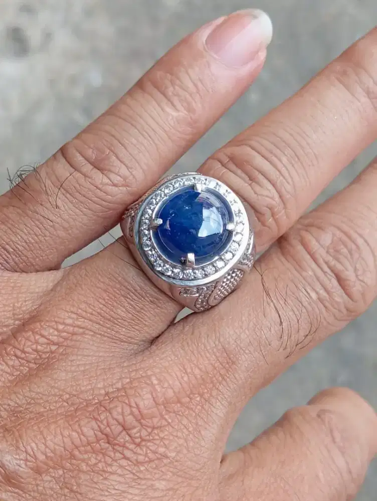 Batu Permata Natural Blue Sapphire  6Crt Kemakmuran Boss