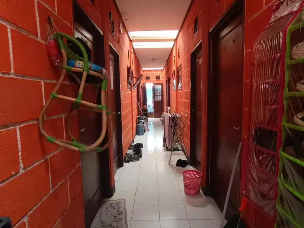 Dijual Rumah Kosan Aktif 8 Kamar Dekat UPI dan NHI Setiabudhi Bandung