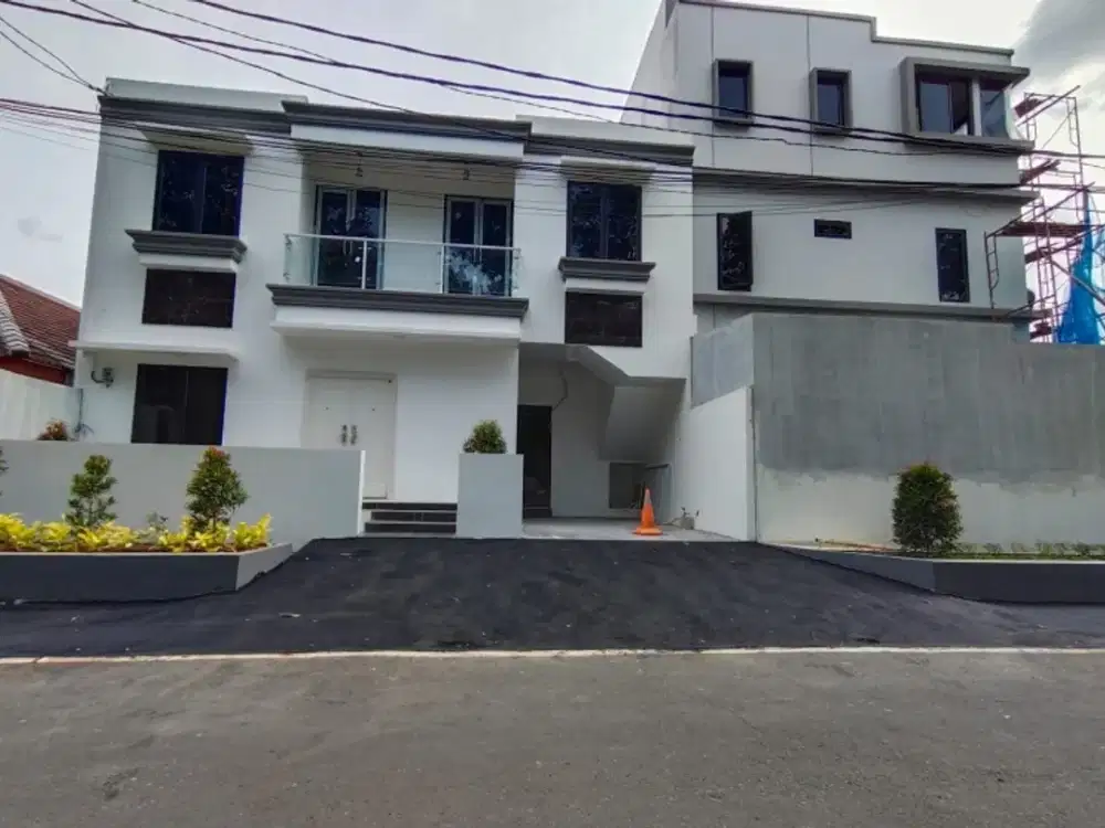 Rumah Murah 2 Lantai Lokasi Strategis Cempaka Putih