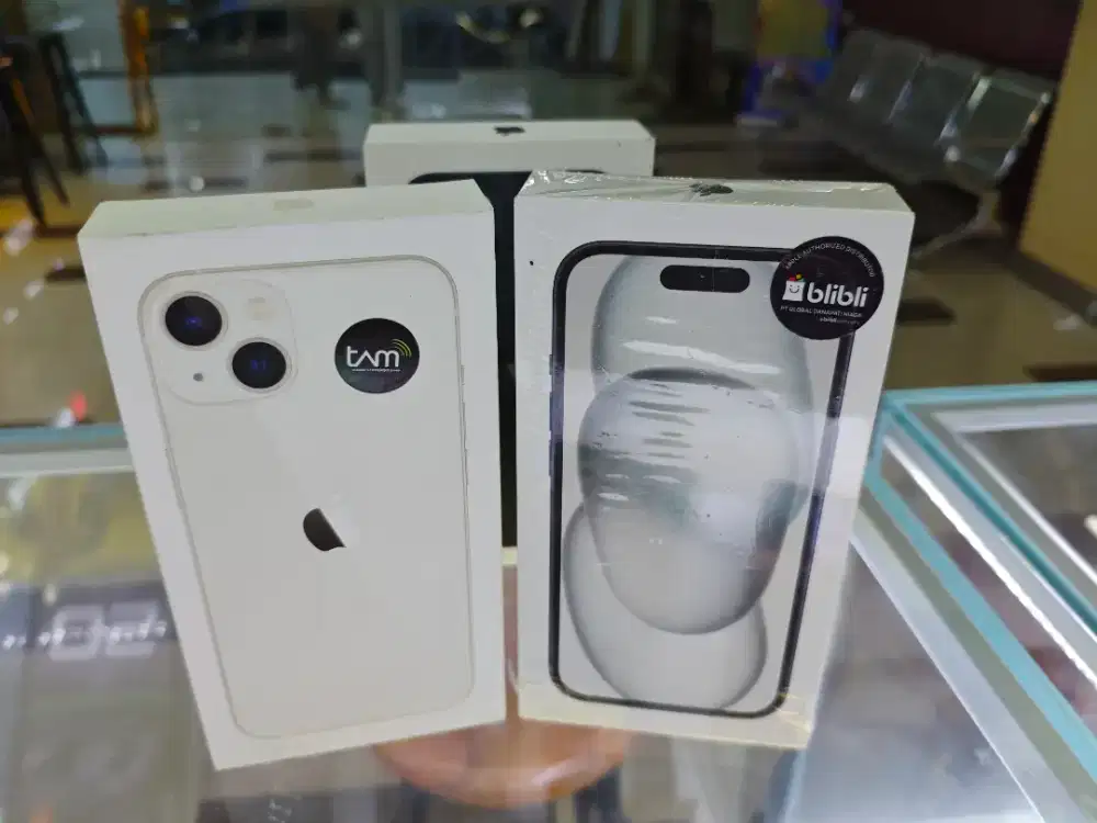 iPhone 13 new baru BNIB greenpeel garansi resmi tAm ibox GDN Blibli