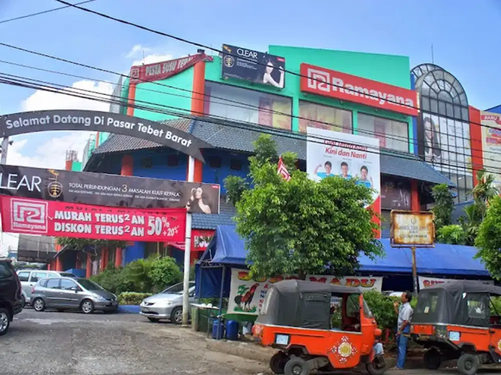 Rumah pinggir  jalan