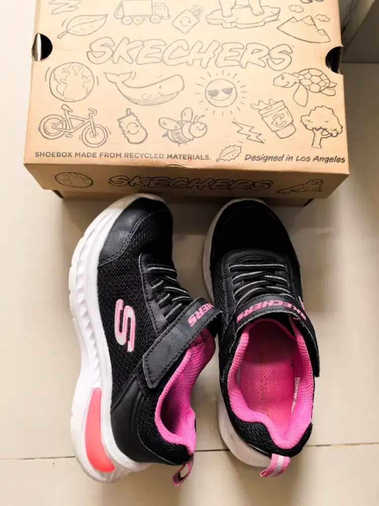 Sepatu skechers anak ori