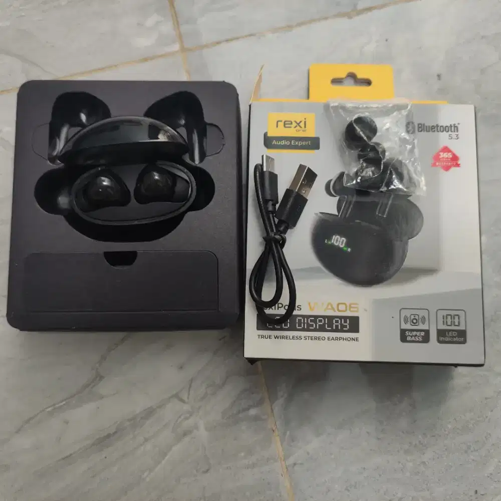 (Preloved) Headset Rexi One Wa06