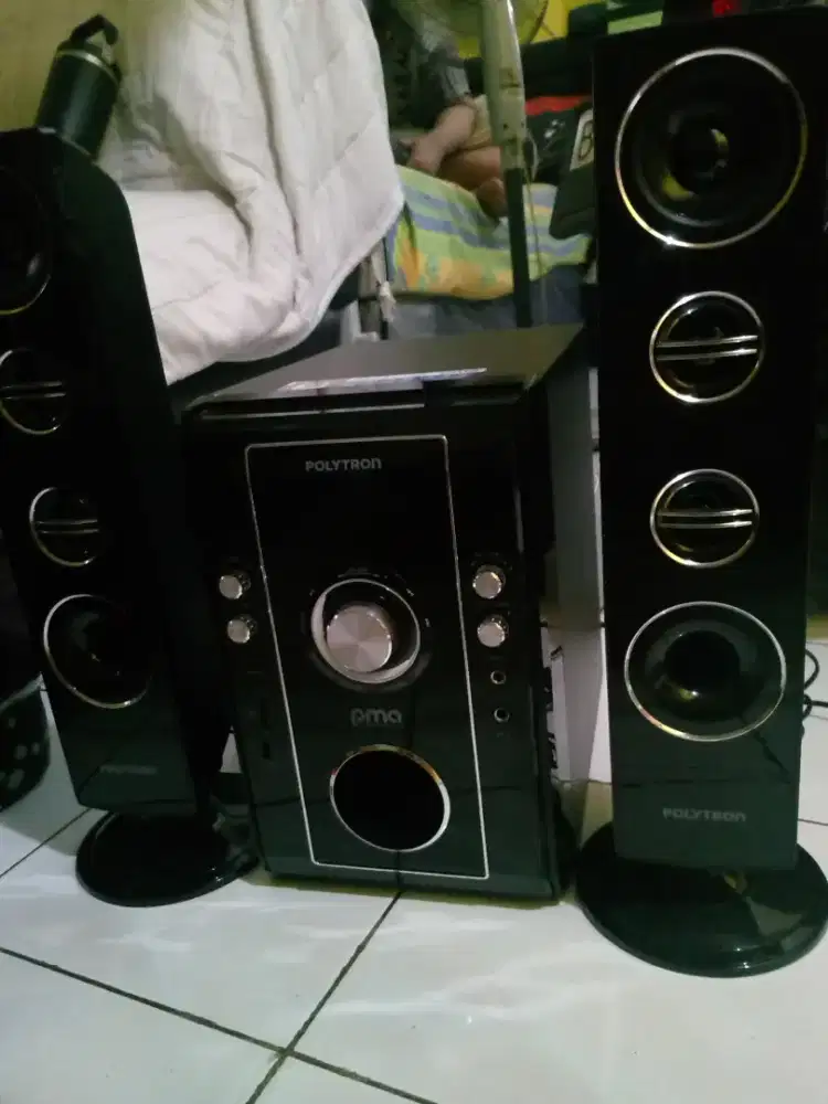 Polytron blotot suara gelegar like new