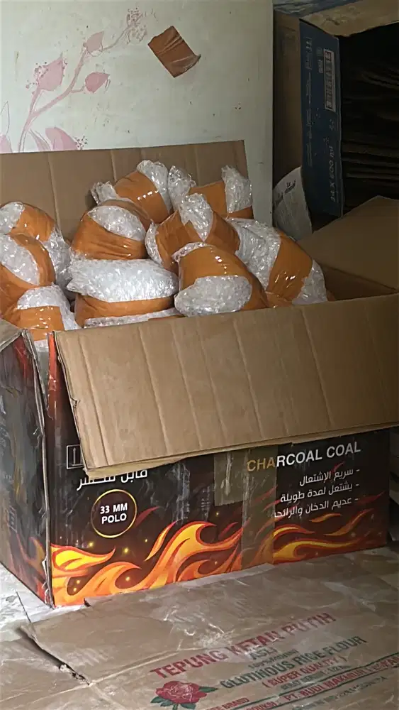 Petugas cat dan packing Dan HOST LIVE