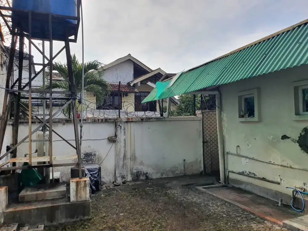 MURAH Rumah Tengah Kota Hitung Tanah di Gg Tengku Ciateul
