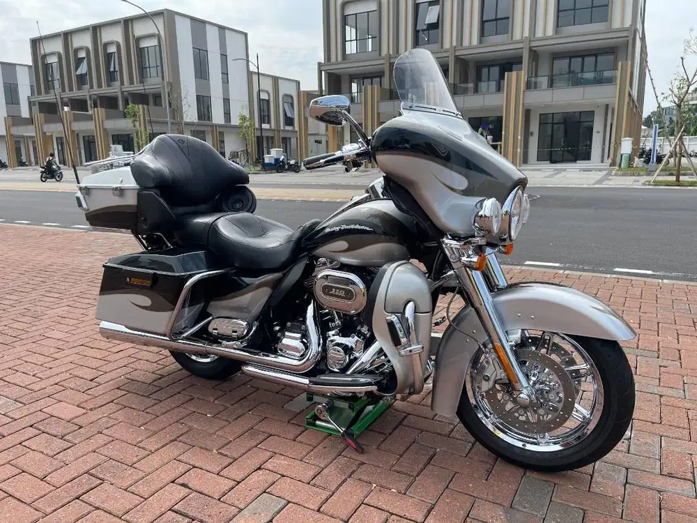 ULTRA CVO 2013 KM8RB FULL PAPER