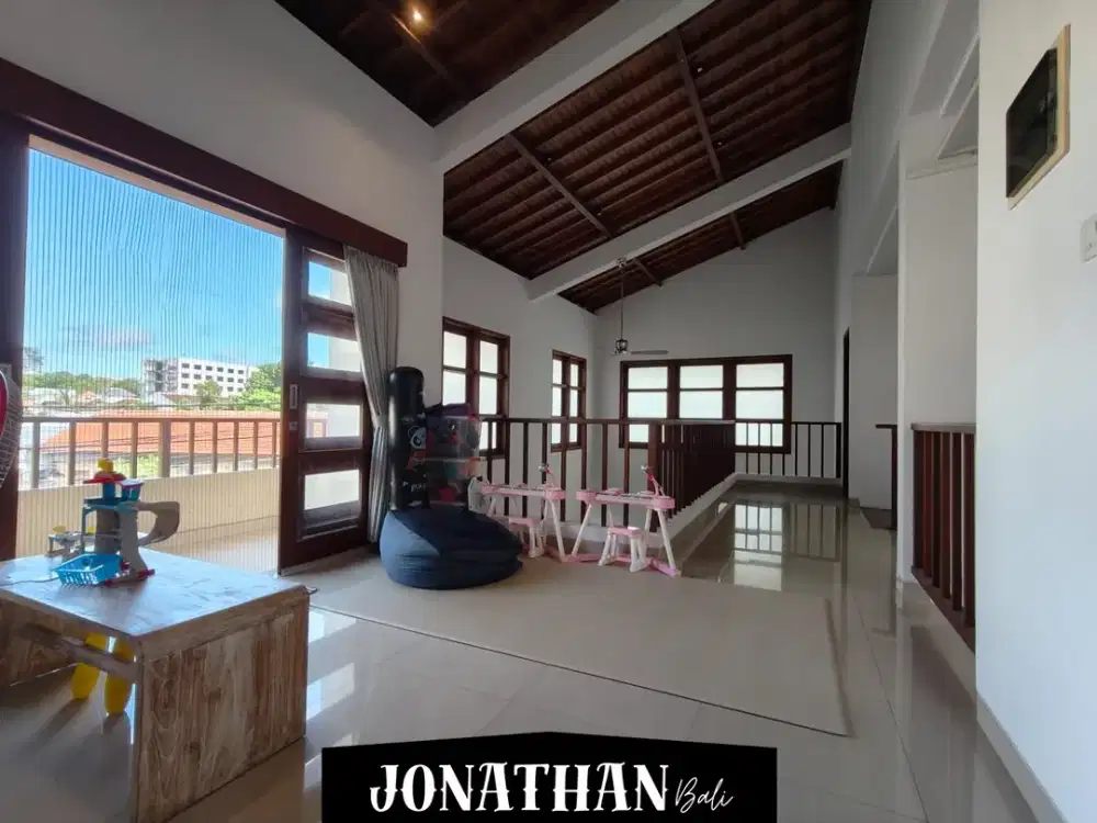 Rumah Mewah Berkualitas dengan Pemandangan GWK - Vsdes