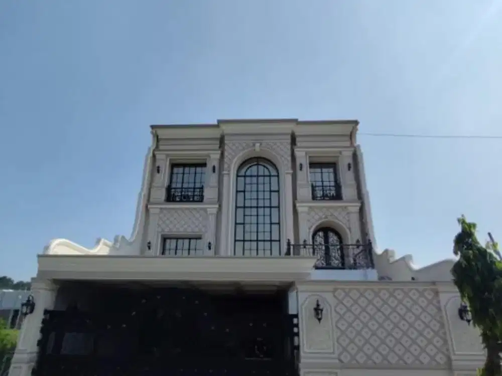 Rumah Besar Full Furnish 3 Lantai Dalam Ringroad Lokasi Banyuraden