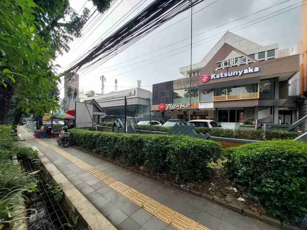 Kantor dan Kafe Pinggir jalan raya Pajajaran hadap 2 Muka
