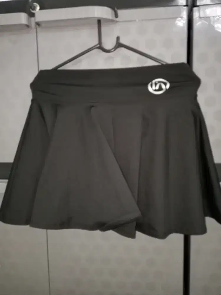 Rok celana untuk padel