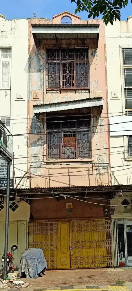 Dijual Ruko, cocok untuk bisnis. Jalan Gunung Krakatau Medan