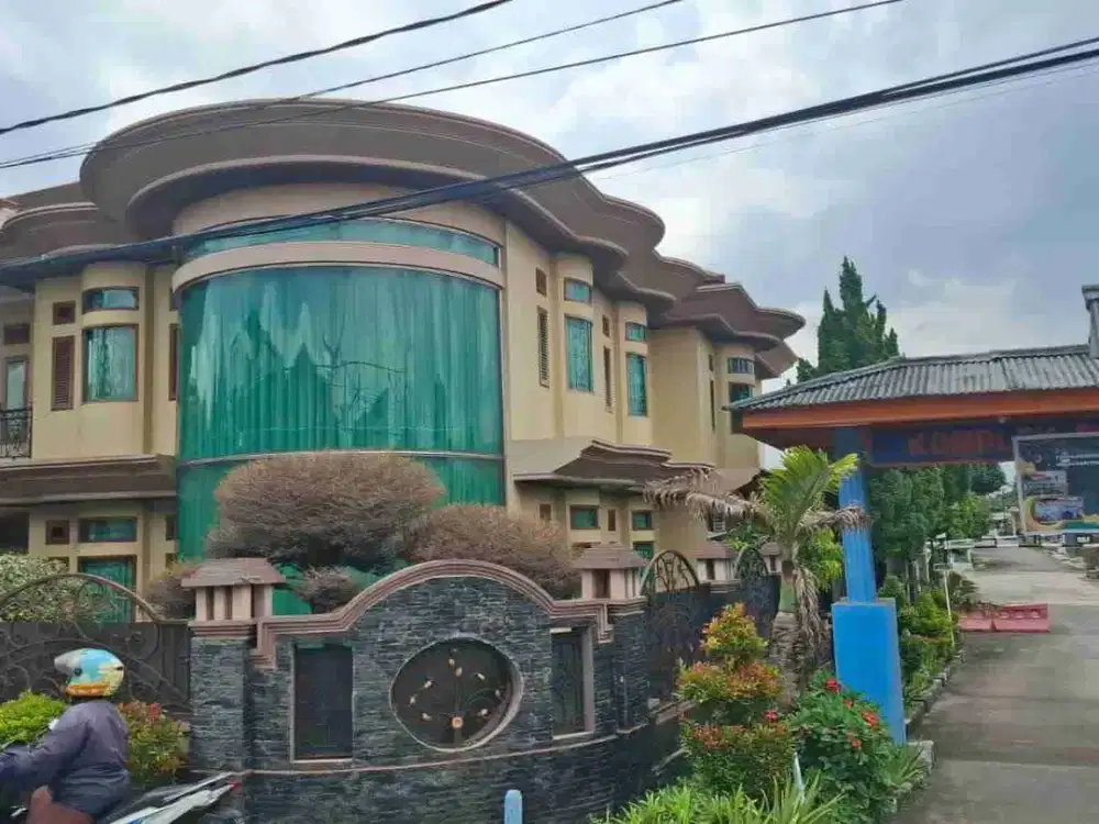 JUAL RUMAH MEWAH DAN GUDANG USAHA DI MAINROAD MANGLID KOPO