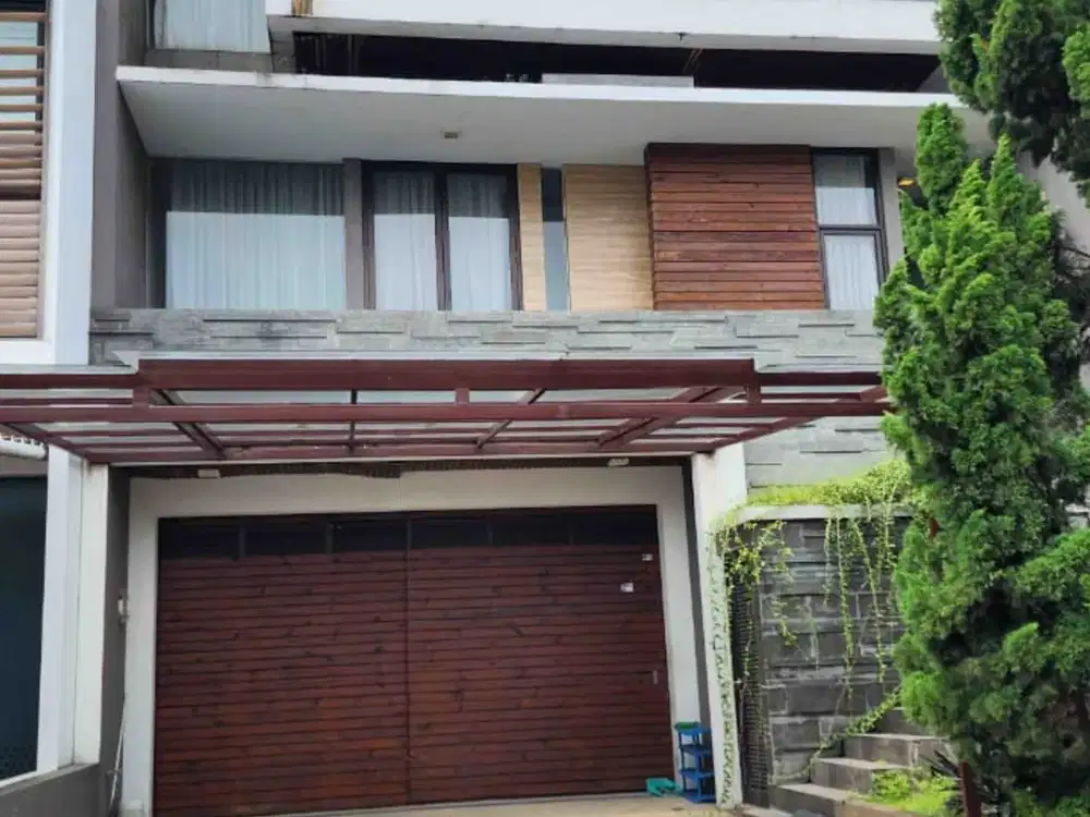 Dijual Rumah Lux Siap Huni di Singgasana Pradana