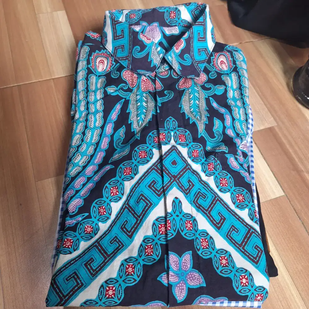 Jual borongan 14 Pakaian ukuran L