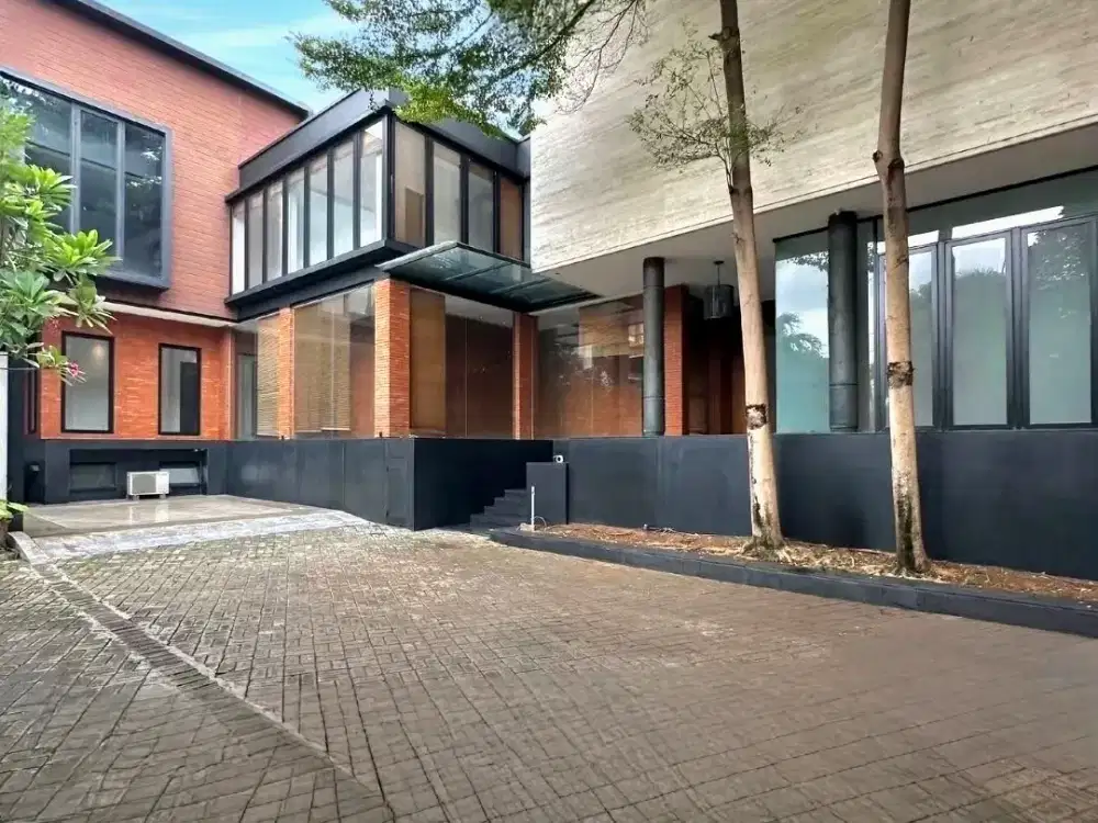 Rumah Dijual Kebayoran lama - Permata Hijau Area. Dekat Ke Senayan. NEGO