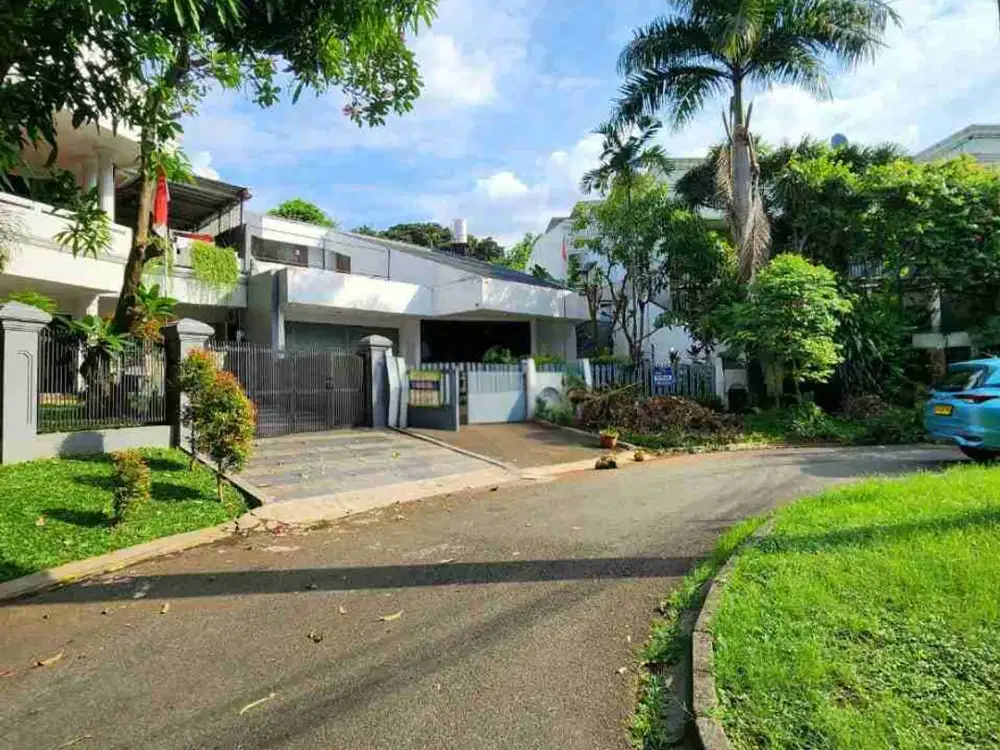 Dijual rumah lama asri harga di bawah njop di pondok indah