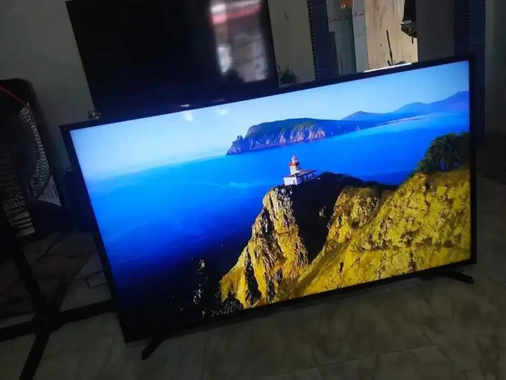 Smarttv prismt 32 inch android wifi YouTube Netflix remot ORI like new