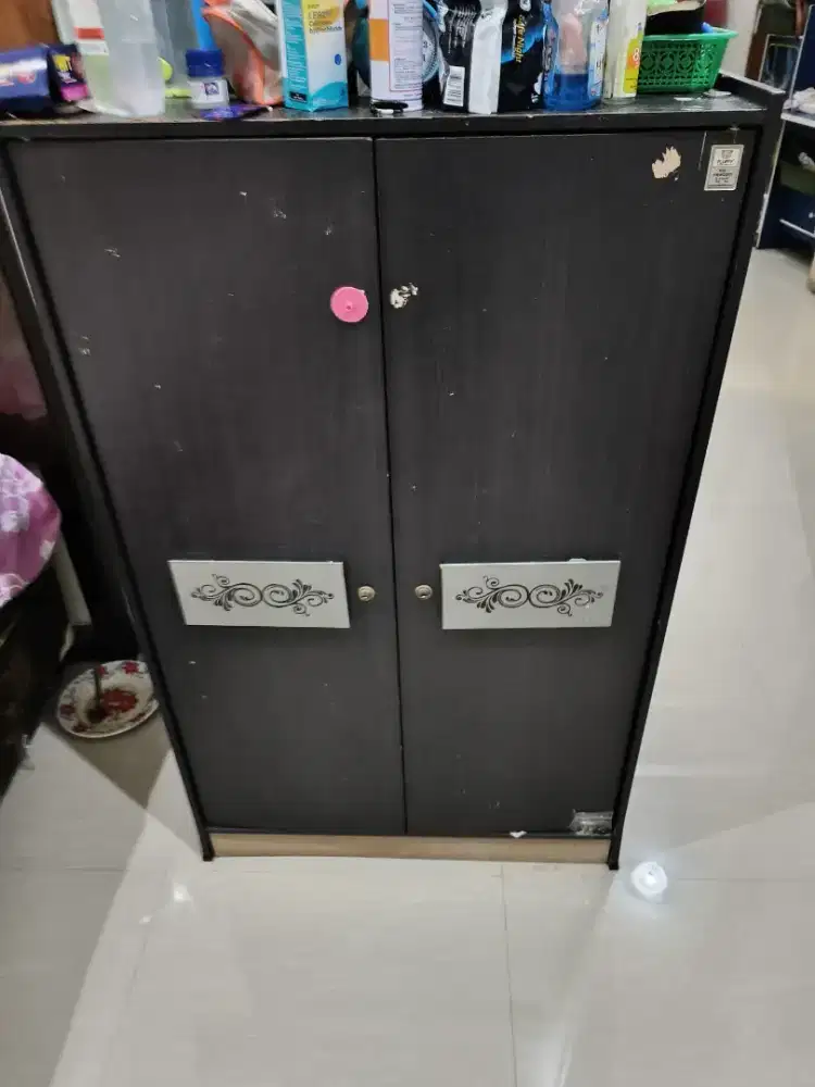 Lemari 2 pintu bekas