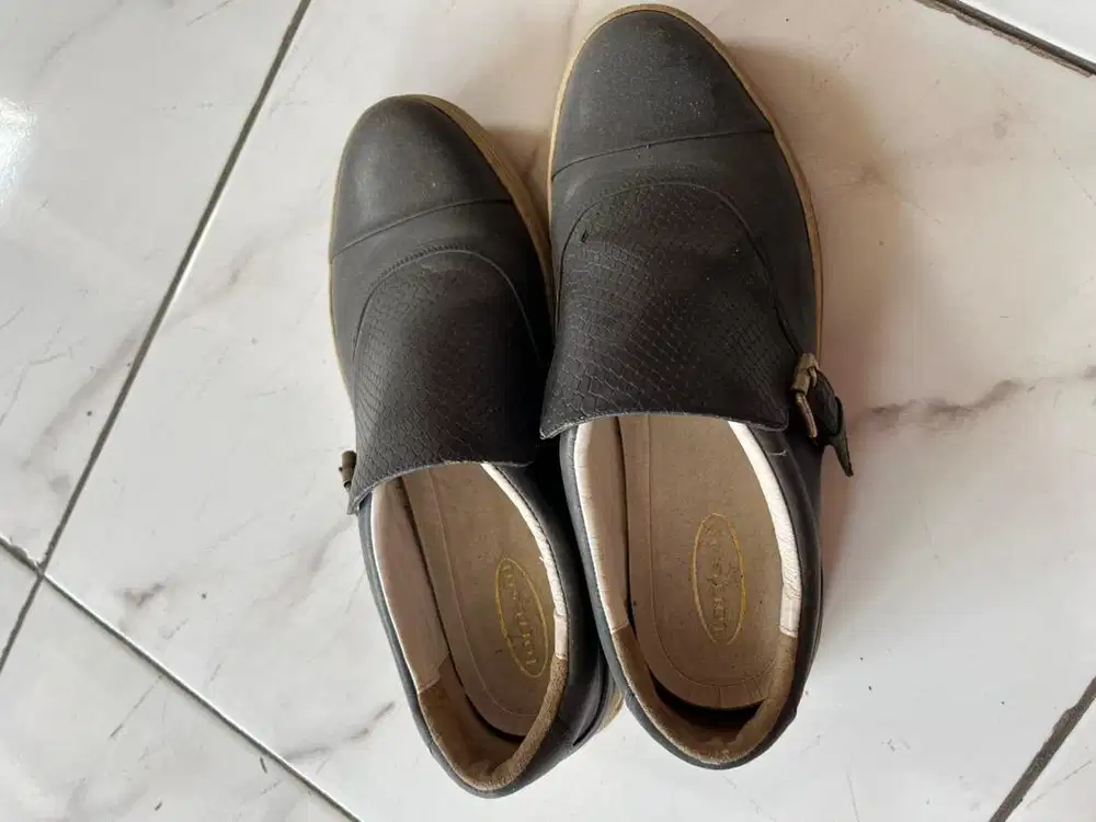 Sepatu Hitam Wanita Size 37