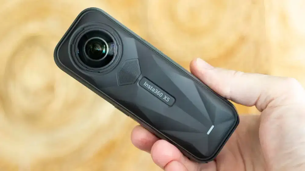 Kamera Insta 360 X5