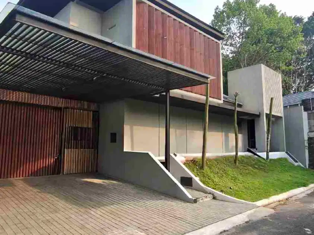 Rumah Modern Tropical Bintaro Dilengkapi Swimming Pool (17124)
