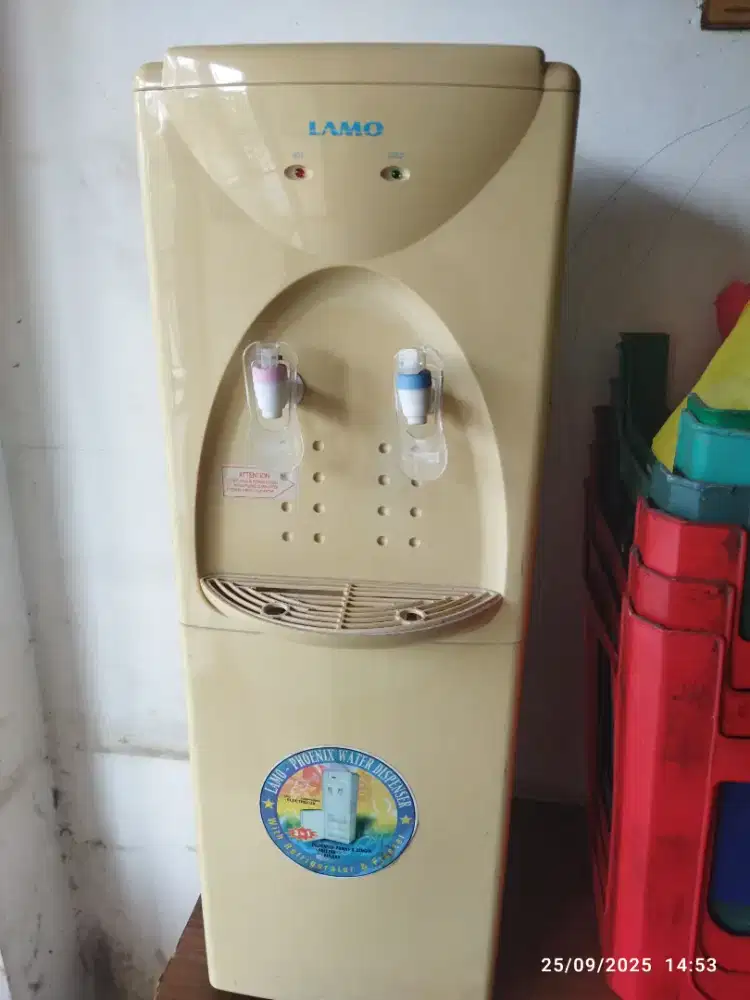 Dispenser dingin Lamo