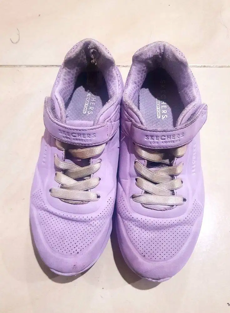 Sepatu Skechers Uno Lite