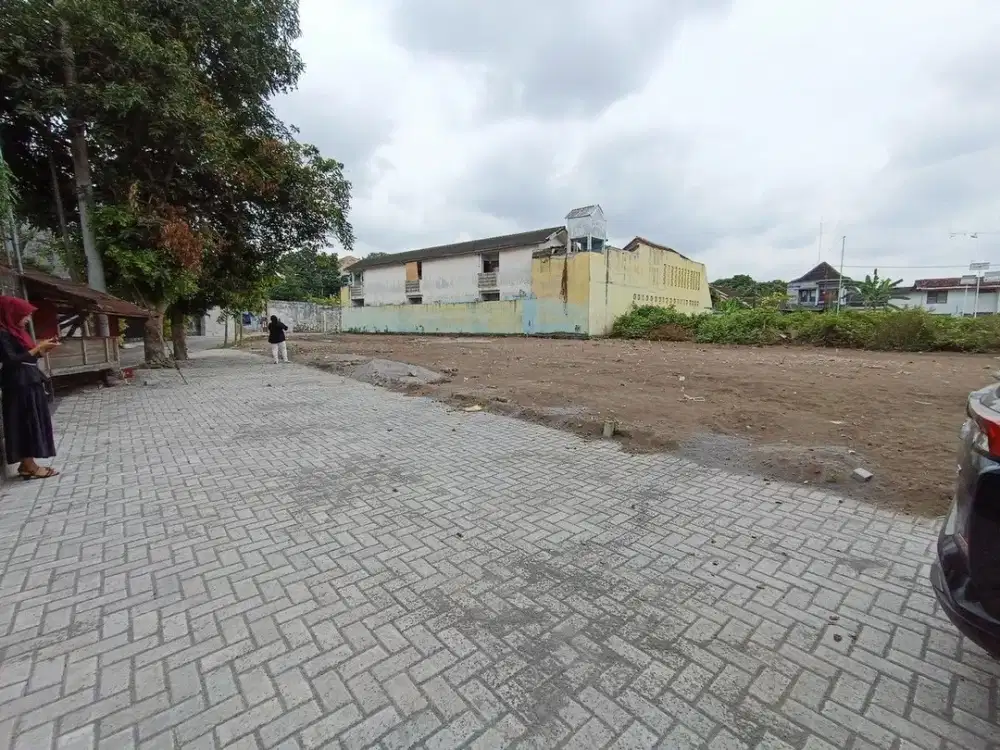 TANAH POGUNG, Jl.Pandega Dekat Tempo Gelato Jakal