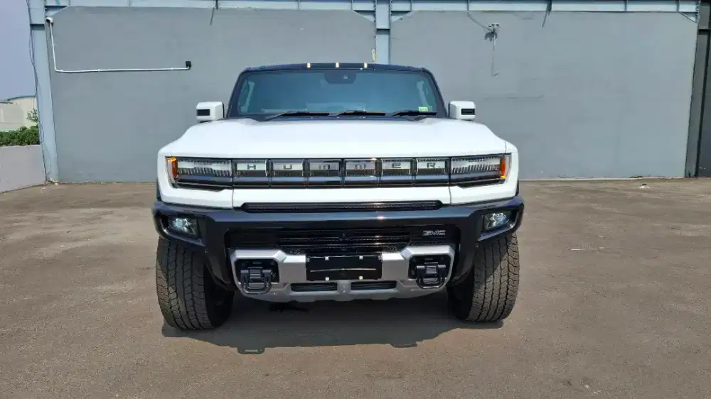 Hummer EV 3X White On Black 2025 Range Up to 500 km