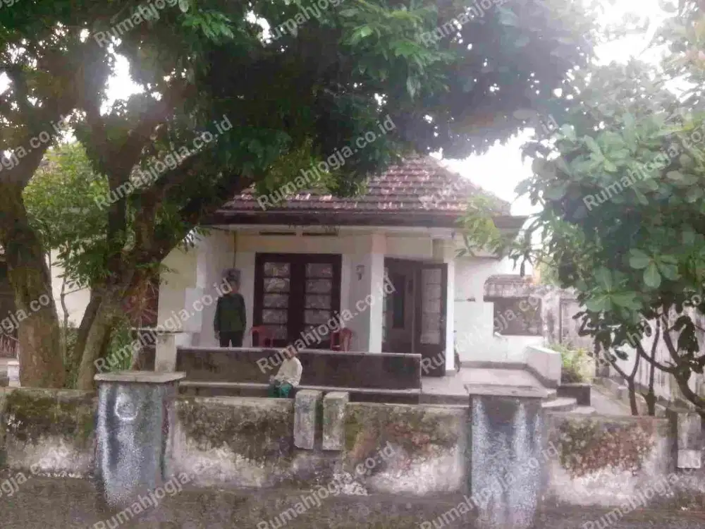 rumah Belanda benteng kraton sangat strategis pusat kota